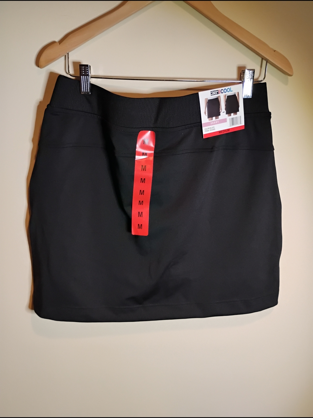 32 Cool Women’s Black Active Skort - Performance Stretch M